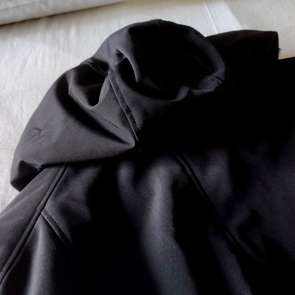 Basic Black Coat - Picture 7 of 8